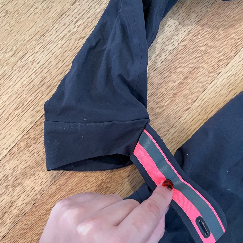 Rapha Fully Waterproof, Breathable Rain Jacket - image 6